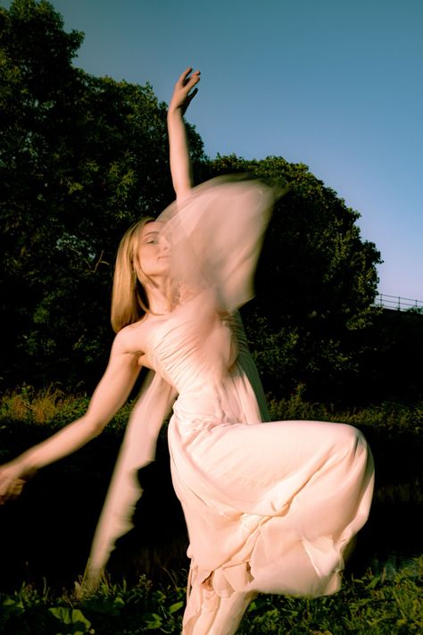 Dance Still Life Photography, Flow Dress Photography, Abstract Dance Photography, Movement Photoshoot Ideas, Dancer Photography Outdoor, Ballet Inspired Photoshoot, Dance Film Photography, Dancer Photography Contemporary, Dance Editorial Photography