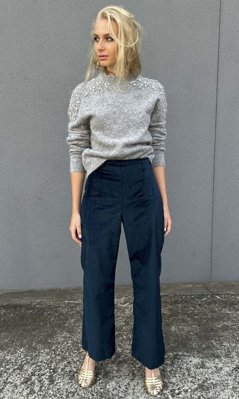 Navy Velvet Trousers Outfit, Emerald Green Trousers Outfit, Blue Velvet Pants Outfits, Green Velvet Pants Outfits, Velvet Trousers Outfit, Blue Trousers Outfit, Velvet Pants Outfit, Trousers Outfit Casual, Blue Outfit Winter