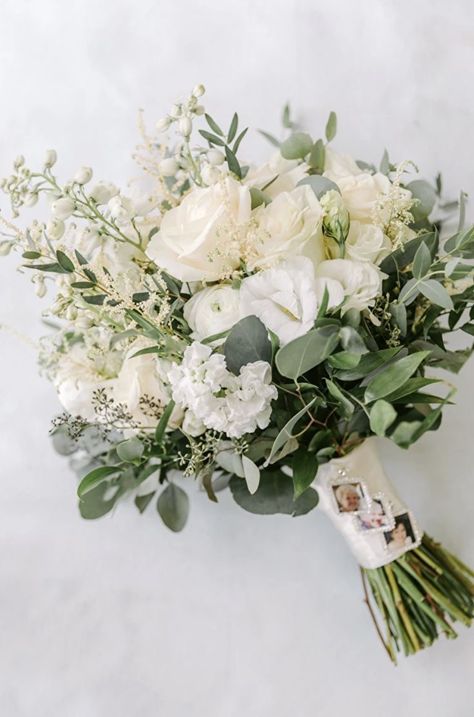 Elegant Wedding Bouquets, Fresh Wedding Flowers, Wedding Bouquets Bride, Bridal Bouquet Flowers, Cream Wedding, Ivory Flowers, White Bouquet, Southern Wedding, Bride Bouquets