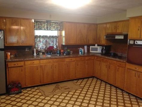 1970s kitchen makeover by junk love boutique 70s Kitchen Makeover, 70’s Kitchen, 1970 Kitchen, Kitchen Sink Interior, Kitchen Cabinet Makeover, 60s Kitchen, Easy Home Improvement Projects, 70s Kitchen, 1970s Kitchen