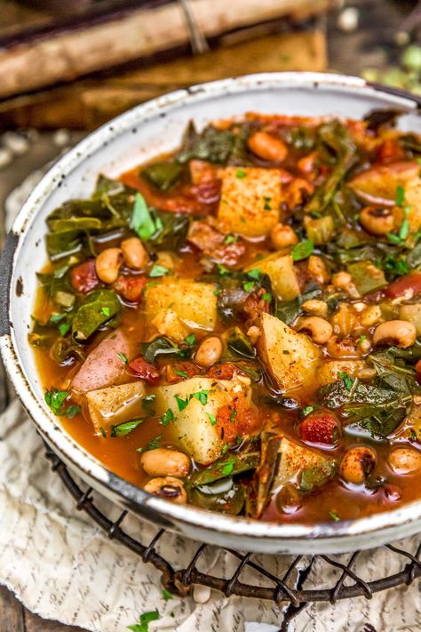 Beans And Greens, Sunday Dinner Ideas, Southern Collard Greens, Monkey And Me Kitchen Adventures, Monkey And Me, Green Foods, Collard Greens Recipe, Green Potatoes, Collard Green