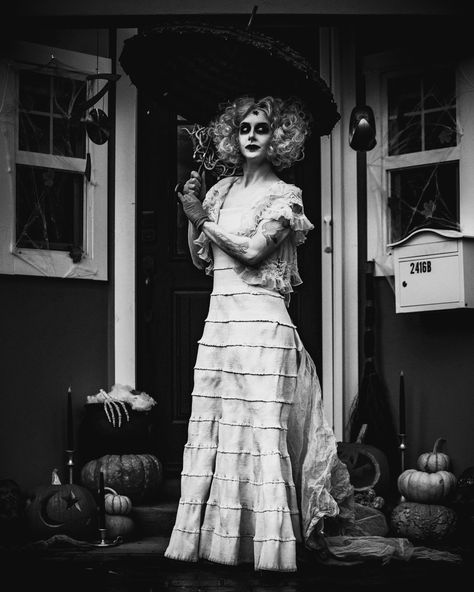 Victorian Ghost, Haunted Mansion Halloween, Ghost Costume, Haunted Mansion, Diy Costumes, Mansion, Halloween Party, Greek Statue, Victorian Dress