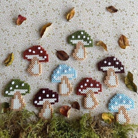 Peeler Bead Mushroom, Boho Perler Beads, Perler Bead Cottagecore, Autumn Hama Beads, Autumn Perler Beads, Perler Bead Mushroom Pattern, Perler Beads Autumn, Boho Perler Bead Patterns, Autumn Perler Bead Patterns