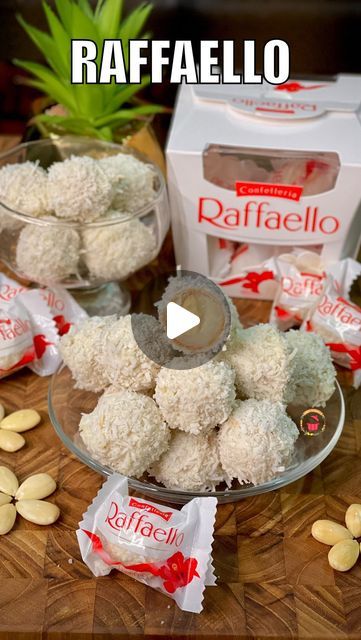 Raffaello Balls, Ferrero Rocher Chocolate, Rocher Chocolate, Coconut Balls, Recipe Dessert, Dessert Chocolate, Blanched Almonds, Chocolate Recipe, Chocolate Chocolate