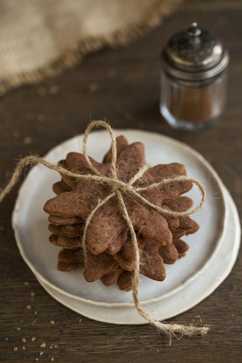 Long Shelf Life Desserts, Ikea Cookies, Ginger Bread Christmas Tree, Spiced Cookies, Ginger Cookie Recipes, Gingerbread Cottage, Baked Desserts, Ginger Biscuits, Slow Cooker Desserts