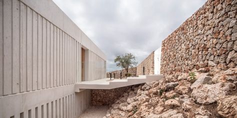 Gallery of Frame House / NOMO STUDIO - 1 Facades Design, Expo Pavilion, Shigeru Ban, Concrete Houses, Kengo Kuma, Frame House, Arch Daily, Sliding Windows, Industrial Buildings