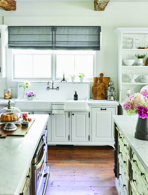 Sanctuary Home Decor, White Kitchen Ideas, Beautiful White Kitchens, Sanctuary Home, Country Home Magazine, Montana Ranch, Magazine Shoot, Warm Interior, Fabulous Kitchens