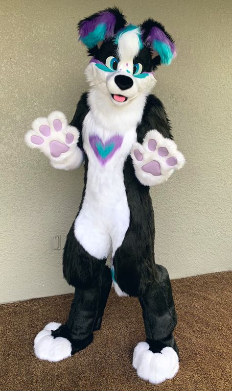 Fursuits Cute, Types Of Fursuits, Black Fursuit, Cute Fursuits, Colorful Fursuits, Pretty Fursuits, Cute Colorful Outfits, Kig Fursuit, Fur Suit