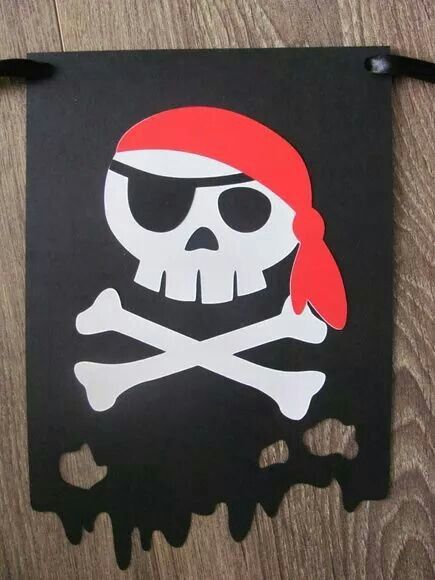 Pirate Craft, Pirate Theme Classroom, Pirate Party Games, Kids Pirate Party, Pirate Classroom, Pirate Activities, Pirate Crafts, Flag Crafts, Pirate Decor