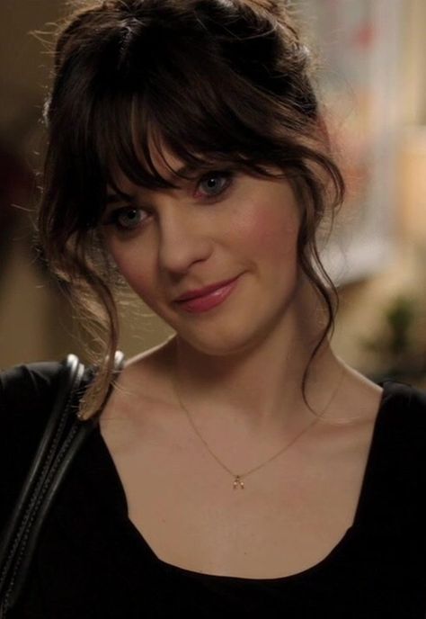 Zoey Deschanel Fringe, Zooey Deschanel Hair, Ethereal Women, Jess Day, Brown Hair Bangs, Jess New Girl, Haircut Inspo, Jessica Day, Girl Hairstyle