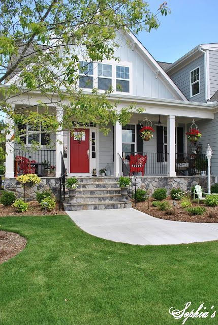 front porch ideas - paint chairs to match door & trim... I could paint the bench green to match the shutters.. Hmmmm Farmhouse Front Porch Decorating, Front Porch Design Ideas, Farmhouse Front Porch Decor, Modern Farmhouse Porch, Veranda Design, Farmhouse Porch Decor, Porch Design Ideas, Red Front Door, Front Porch Design