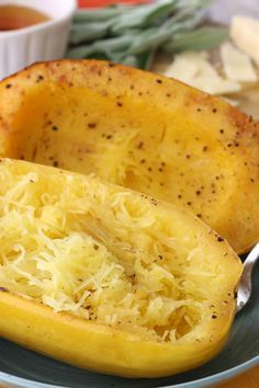 How Long Do You Bake Spaghetti Squash, Baking Spaghetti Squash Oven, Speggetti Squash Oven, Cooking Spagetti Squash, How To Cook Spaghetti Squash, Oven Baked Spaghetti Squash, Oven Baked Spaghetti, Bake Spaghetti Squash, Bake Spaghetti