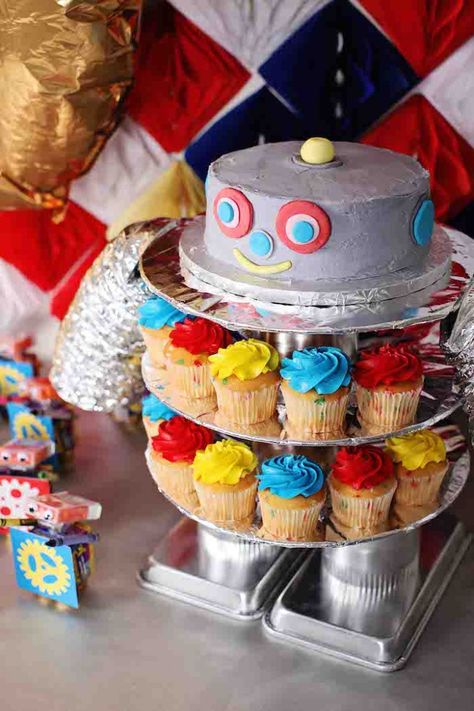 Robot Themed Birthday Party, Robot Cupcakes, Robot Cake, Robot Birthday Party, Robot Theme, Robot Party, Cake And Cupcakes, Fun Birthday Party, Themed Birthday Party