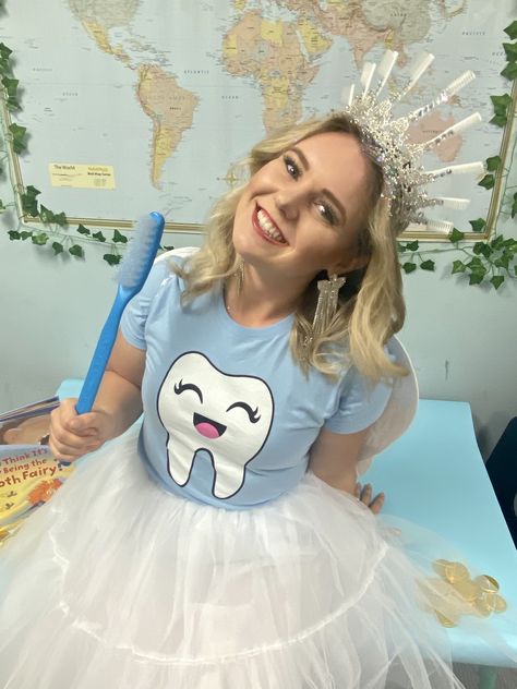 Tooth Fairy Makeup Ideas, Tooth Costume Diy, Teacher Fairy Costume, Tooth Fairy Diy Costume, Diy Tooth Fairy Costume Women, Tooth Fairy Trunk Or Treat Ideas, Dental Halloween Costumes, Diy Tooth Fairy Costume, Cute Teacher Halloween Costumes