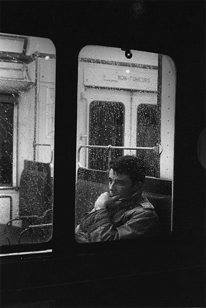 Jean Loup Sieff, Jeanloup Sieff, Fotografi Vintage, Black And White Photograph, Looking Out The Window, French Photographers, It's Raining, Celebrity Portraits, Foto Art