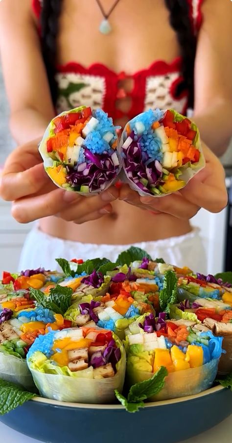 Rainbow Summer Rolls, Plate Garnish, Rice Paper Rolls Recipes, Resep Vegan, Tofu Noodles, Teriyaki Tofu, Rainbow Rice, Rice Paper Rolls, Healthy Lunches For Kids