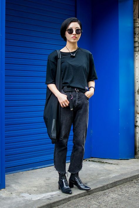 Gender Nonconforming Fashion, Avant-garde Black Baggy Pants, Gender Nonconforming, New Fashion Trends, Summer Looks, Latest Fashion, Fashion Looks, Normcore, Outfit Inspo