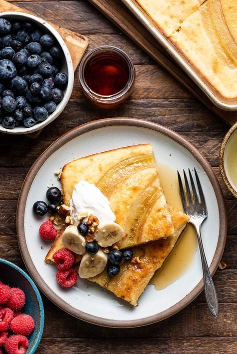 Sheet Pan Pancakes are perfect for those lazy mornings, no flipping required! These easy banana pancakes are oven baked and ready for your favorite toppings! Sheet Pan Pancakes, Easy Banana Pancakes, Pan Pancakes, Oven Pancakes, Raspberry Scones, Freeze Pancakes, Streusel Coffee Cake, Banana Pancakes Recipe, Baked Pancakes