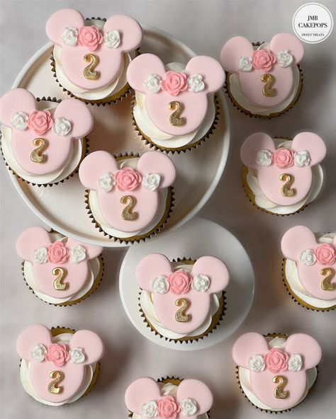 Minnie Mouse Number 2 Cake, Minnie Mouse Cake For 2nd Birthday, Minnie Mouse Birthday Cupcakes, 2nd Birthday Cupcakes Girl, Minnie Mouse Two Year Old Party, Vintage Minnie Mouse Cake, Minnie Mouse Cakesicles, Second Birthday Cupcakes, Pastel Minnie Mouse Party