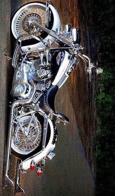 Trike Chopper, Harley Softail Deluxe, Big Dog Motorcycle, Concept Cars Vintage, Custom Motorcycle Paint Jobs, Custom Motorcycles Bobber, Custom Built Motorcycles, Harley Davidson Trike, Custom Bagger