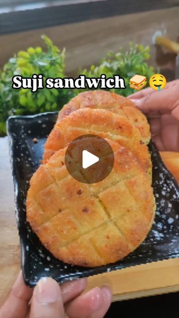 Suji Recipes Indian, Instant Snacks Recipes Indian, Suji Recipe, Ramzan Recipes, Quick Foods, Ramzan Recipe, Recipes Indian, Indian Snack Recipes, Sandwich Recipe