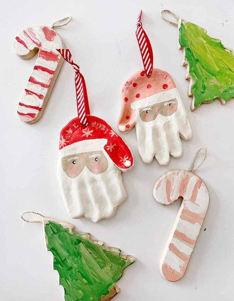 Easy Ornaments to Make With Kids and Toddlers - A Beautiful Mess Diy Clay Christmas Ornaments, Diy Clay Christmas, Clay Christmas Ornaments, Christmas Ornaments Diy Kids, Easy Ornaments, Easy Holidays Crafts, Kids Clay, Diy Christmas Ornaments Easy, Diy Christmas Tree Ornaments