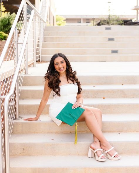 The sweetest blazer grad!! 🤍💚 #grad #gradphotos Unique Grad Pics, Cal Poly Grad Photos, Sfsu Grad Pics, Uiuc Grad Photos, Grad Session, Inspo Pics, Grad Pics, Grad Photos, April 26