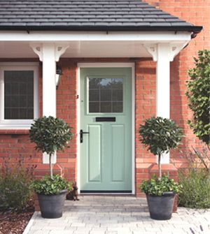 Heritage Collection | Redrow - Our classic soft 'Heritage' colour palette has been inspired by traditional 1930's homes built during the Arts and Crafts era to add warmth and depth. Oak Front Door, Green Front Door, Green Front Doors, Front Doors Uk, Porch Plants, Front Door Ideas, Brick Walkway, Building A Porch, Porch Uk