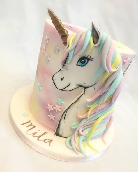 Cake With Rainbow, Unicorn Birthday Party Cake, Horse Template, Birthday 2023, Cold Cake, Ricotta Cake, Unicorn Birthday Cake, Decorating Videos, Cake Decorating Videos