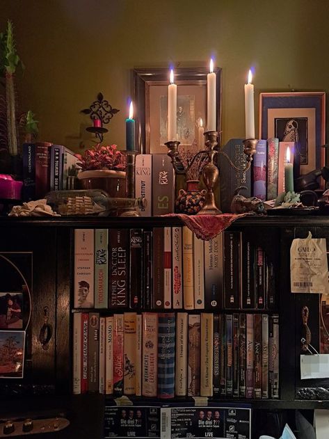 Aesthetic Maximalism, Books Bedroom, Whimsigoth Witch, Moon Decor, Witch Aesthetic, Dream Room Inspiration, Maximalism, Dream Apartment, My Desk