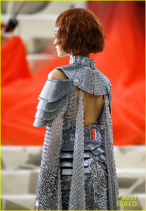 Tom Holland Raves About Zendaya's Met Gala 2018 Look! Zendaya Joan Of Arc, Joan Of Arc Costume, Zendaya Met Gala, Tom Holland And Zendaya, Armor Dress, Met Gala Outfits, Met Gala Dresses, Zendaya Outfits, Heavenly Bodies