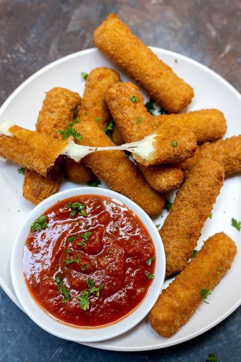 Air Fryer Mozzarella Sticks, Air Fryer Mozzarella, Mozzarella Sticks, Quick Snack, Gooey Cheese, Food Therapy, Yummy Comfort Food, Quick Snacks, Fried Food