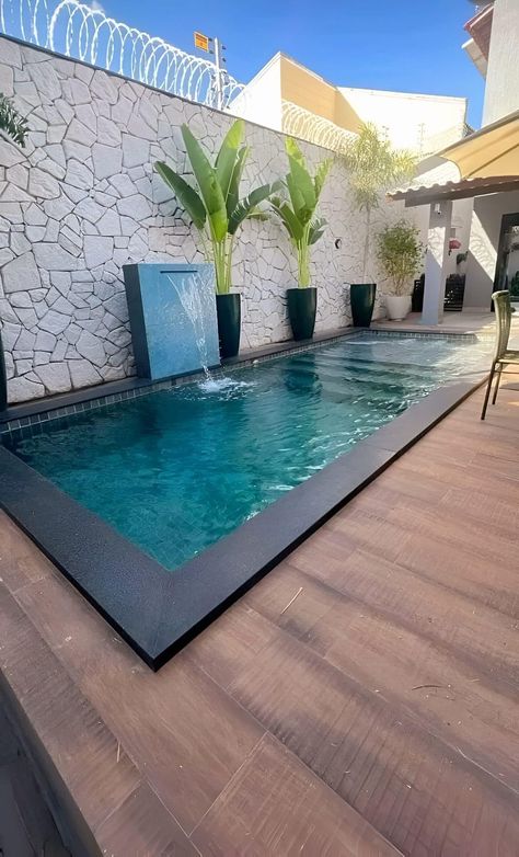 Pool House Designs, Mini Pool, Best Modern House Design, Small Pool Design, Mediterranean Style Homes, Splash Pool, Rest House, Small Pools, House Beach