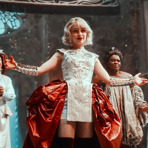 Sophia Of Gavaldon, The School For Good And Evil Dresses, Sophie Of Gavaldon Outfits, Sophia Anna Caruso, School Of Good And Evil Sophie, The School For Good And Evil Outfits, School For Good And Evil Outfits, The School For Good And Evil Sophie, Sophie Anne Caruso