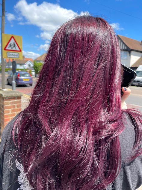 Purple long witchy hair for autumn Purple Red Tinted Hair, Wine Pink Hair, Warm Purple Hair, Dark Magenta Hair, Hair For Autumn, Reddish Purple Hair, Draculaura Hair, Plum Red Hair, Plum Purple Hair