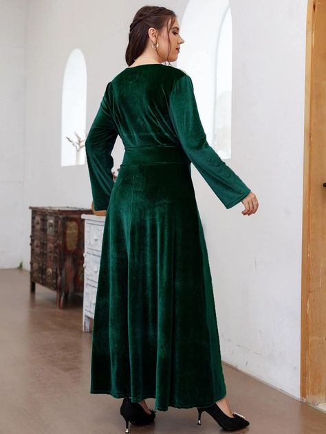 Elegant Dress Long Sleeve, Elegant Dress Long, Emerald Green Velvet Dress, Bridesmaid Dresses Dusty Sage, Velvet Dress Long, Velvet Bridesmaid Dresses, Sage Dress, Dusty Sage, Boda Mexicana