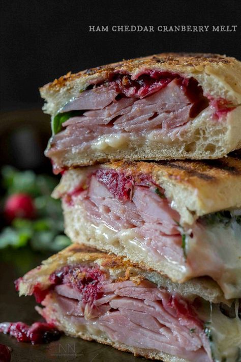 Leftover Ham Recipes, Christmas Ham, Leftover Ham, God Mat, Ham Recipes, Soup And Sandwich, Cranberry Sauce, Wrap Sandwiches, Quesadillas