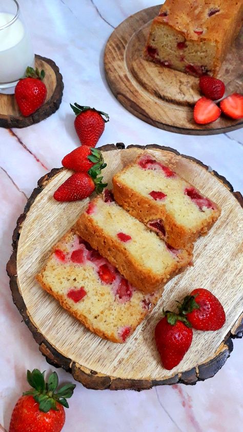 Eggless Strawberry Cake, Eggless Strawberry Cake Recipe, Eggless Custard, Eggless Orange Cake, Orange Bundt Cake Recipe, Vegan Coconut Cake, Rasmalai Recipe, Cake Recipe Eggless, Custard Cake Recipes