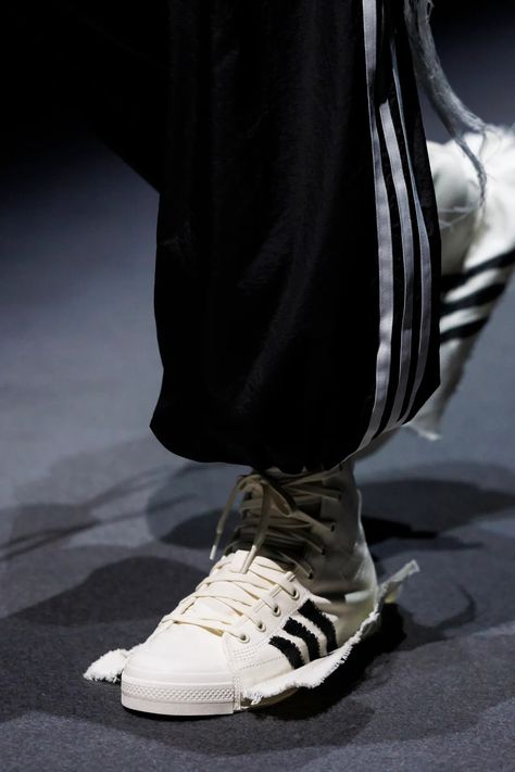 Adidas Y-3 Spring 2025 Men’s Collection and Shoes, Photos – Footwear News Spring 2025, Shoes Photo, Men's Collection, Paris Fashion, Paris Fashion Week, Sneakers Fashion, Fashion Shoes, Fashion Week, Adidas