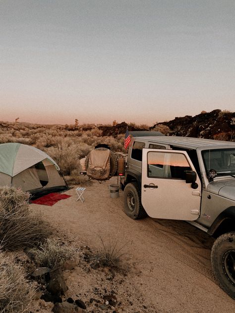 #mojave #mojavedesert #jeepride #jeeptrail #trail #camping #mojavetrail #campground #desertlandscaping #desertliving #jeepwrangler #highdesert Desert Camping Aesthetic, Camping Desert, Alan Grant, Desert Camping, Desert Camp, Jeep Trails, Vision Board Pics, Desert Aesthetic, Camping Vibes