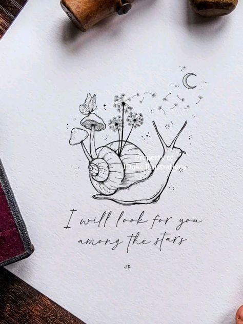 Snail Tatoos, Cottagecore Tattoo Ideas, Cottagecore Tattoo, Snail Tattoo, Mushroom Tattoos, Illustration Tattoo, Banksy Graffiti, Tattoo Design Drawings, Skin Art