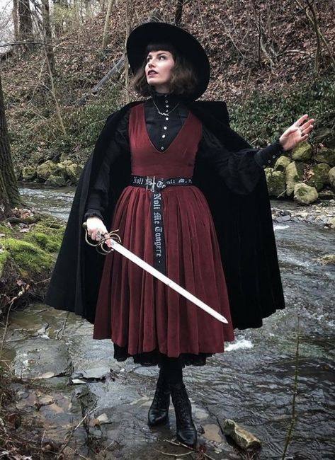 Hearth Witch Aesthetic Fashion, Witchy Aunt Aesthetic, Alchemist Aesthetic Outfit, Witchy Plus Size Outfits, Gothic Christmas Outfit, Hobbit Outfit Female, Goth Witch Outfits, Masquerade Outfit Ideas For Women, Fantasycore Outfits