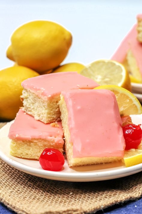 Easy Cherry Lemonade Bars Recipe - Life Love Liz Blue Berry Cake, Lemonade Slushie Recipe, Maple Pecan Cookies, Lemonade Slushie, Lemon Dessert Recipes Easy, Lemonade Bars, Cherry Flavoured, Desserts For Christmas, Lemonade Bar