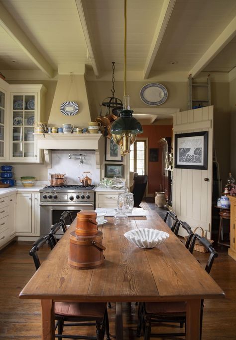 Kitchen of a Classic Creole cottage in the River Parishes of Louisiana #Creole #Kitchen #SouthLouisiana Rustic Cottage Kitchens, Creole Kitchen, Louisiana Creole, Creole Cottage, Louisiana Homes, Landscape Designer, Cottage Kitchens, Rustic Cottage, Kitchen Models