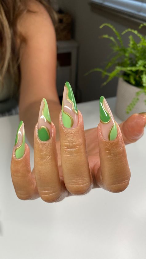 Almond Acrylic Nails Designs, Green Acrylic Nails, Gel Nails Diy, Stiletto Nails Designs, Work Nails, Short Square Acrylic Nails, Almond Nails Designs, Almond Acrylic Nails, Unique Acrylic Nails