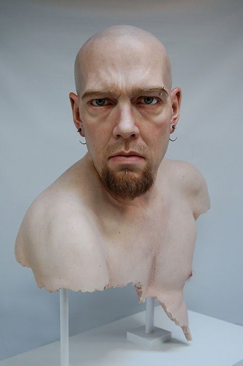 hyper-realistic sculpture by Jamie Salmon Ron Mueck, Illusion Kunst, Chuck Close, Human Sculpture, Wow Art, Portrait Sculpture, Six Feet Under, Hyperrealism, Realistic Art