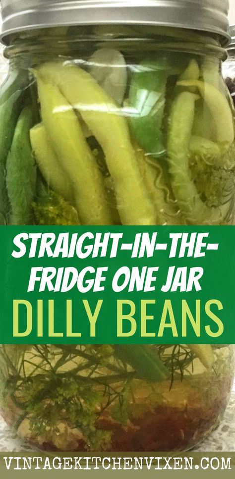 Dilly Beans Recipe, Pickled Green Bean Recipes, Preserving Green Beans, Fermented Green Beans, Garden Beans, Canned Green Bean Recipes, Canning Garden, Pickled Green Beans, Dilly Beans