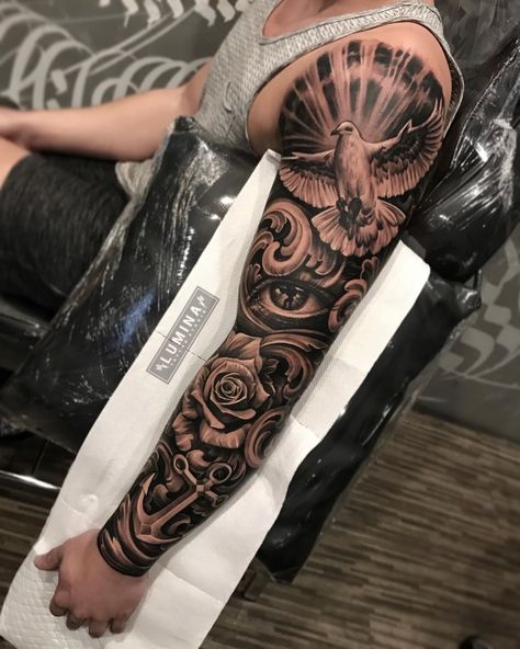 dodepras_tattoo on Instagram: “Done @lumina_tattoo_studio @lumina_tattoo_studio so happy i did this sleeve ☺️☺️☺️” Dodepras Tattoo, Tattoo Leo, Voll Arm-tattoos, Tiger Tattoo Sleeve, Chicano Tattoos Sleeve, Black And Grey Tattoo, Full Tattoo, Realistic Tattoo Sleeve, Full Sleeve Tattoo Design