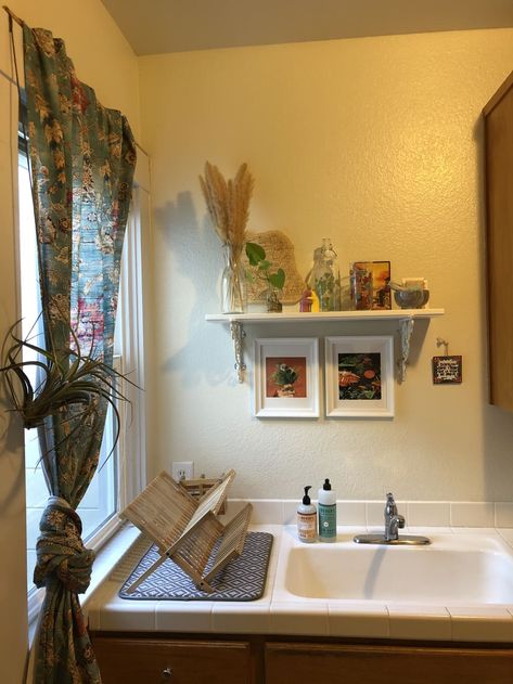 Sink Next To Window, San Francisco Apartment Decor, Loft Flat, Studio Apartment Kitchen, Small Studio Apartment Decorating, Cozy Studio Apartment, San Francisco Apartment, Sleeping Nook, Ikea Shelves