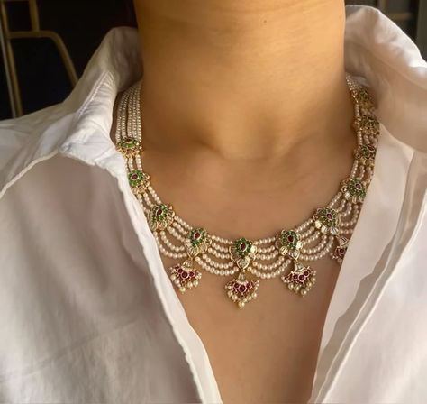 Vintage Indian Jewelry, Neck Pieces Jewelry, Choker Necklace Designs, Fancy Jewelry Necklace, Pearl Jewelry Design, Pearl Necklace Designs, Fancy Jewellery Designs, Jewelry Set Design, Beaded Necklace Designs